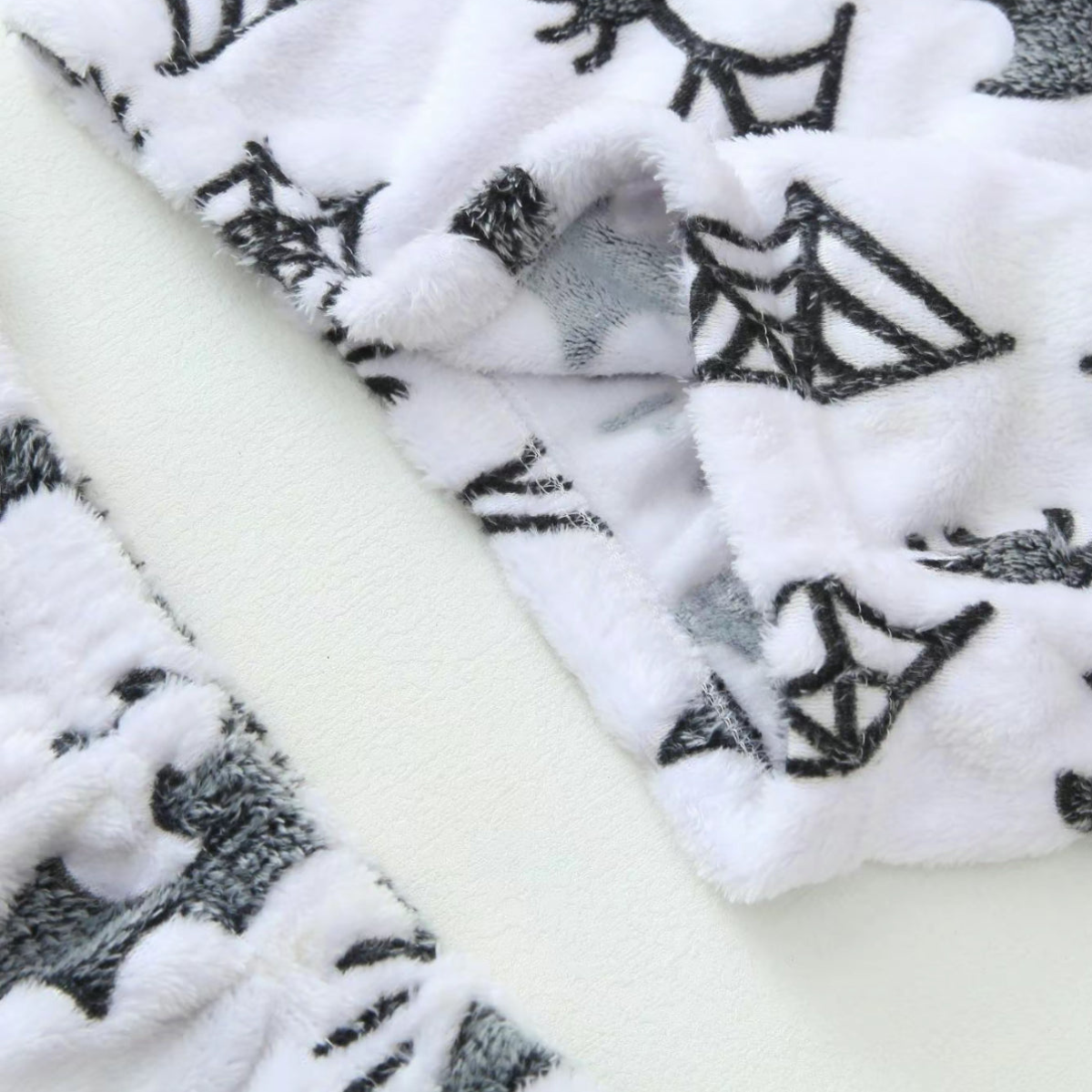Boojammas™ – Glow-in-the-Dark Halloween Pajamas Set (50% Off)