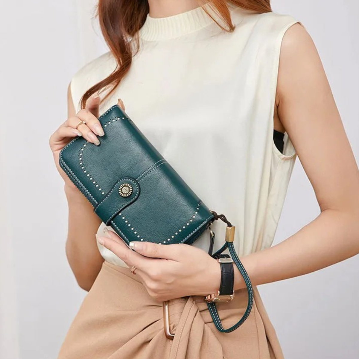 Aureden™ – Compact RFID Wallet with 24-Card Storage (50% Off)
