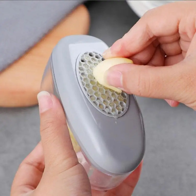 Culinara™ - No-Mess Garlic Press