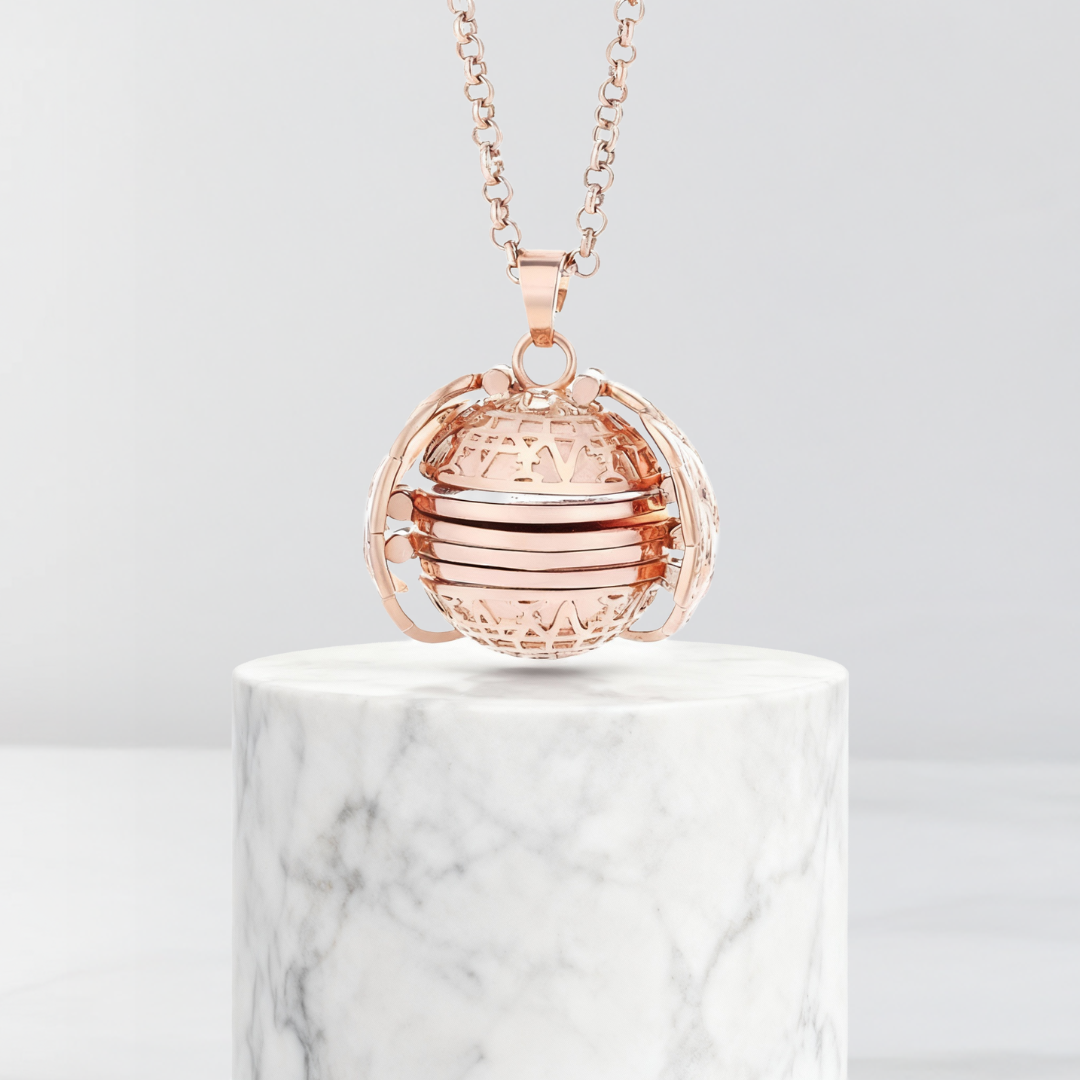 Lunelle - Foldable Photo Pendant Necklace