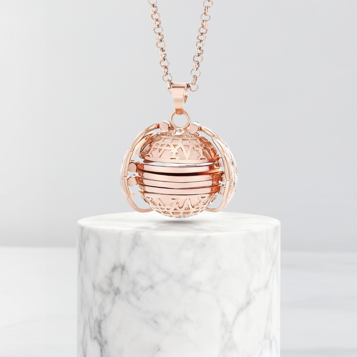 Lunelle - Foldable Photo Pendant Necklace