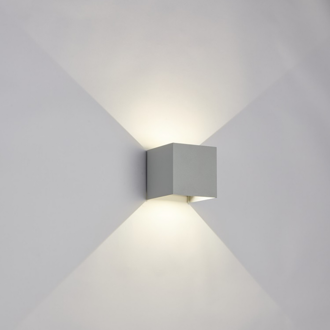 Glindra – Modern Touch-Activated Cube Wall Light
