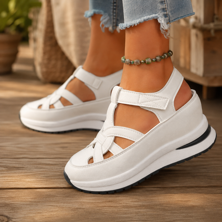 Velora – Cushioned Platform Sandals with Adjustable Strap for All-Day Comfort