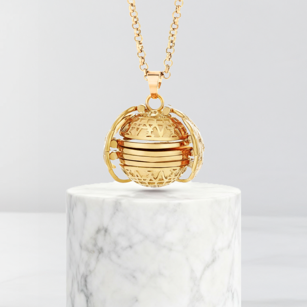 Lunelle - Foldable Photo Pendant Necklace