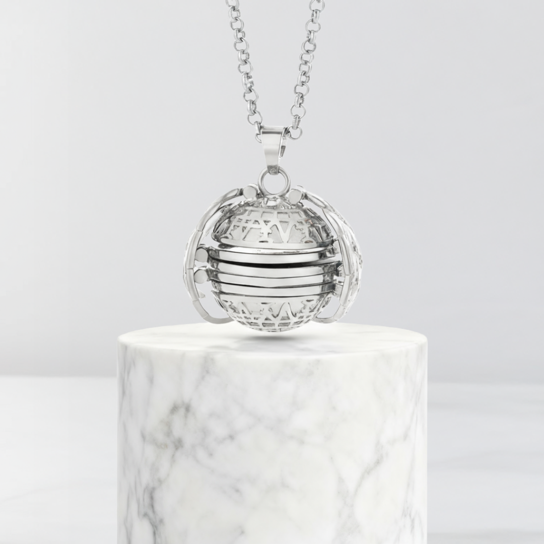 Lunelle - Foldable Photo Pendant Necklace