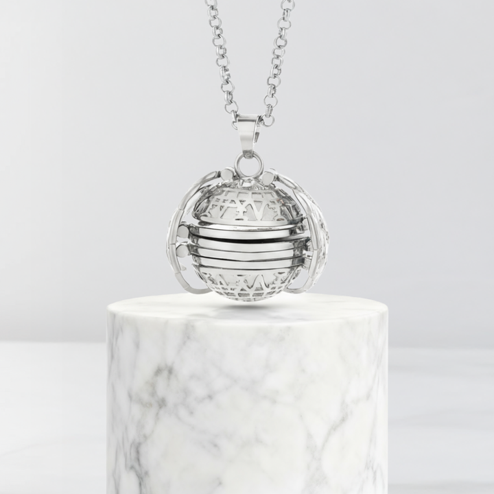 Lunelle - Foldable Photo Pendant Necklace