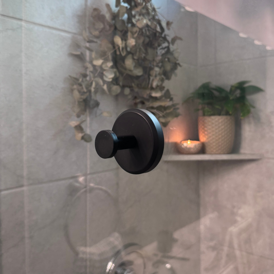 Overa™ - 2 Luxurious Twist-Lock Suction Hooks (50% Off)