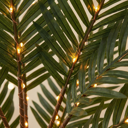 Palmora™ – Lighted Palm Tree Display