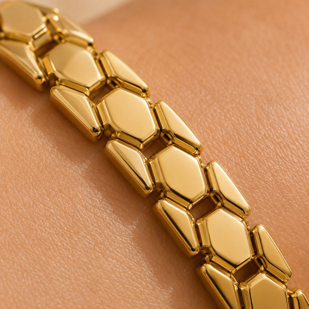 Scalé – Bracelet That Never Sits Flat