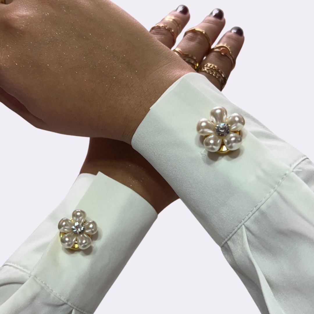 Petaline™ – Shirt Clasp for Elegant Touches (35% Off)