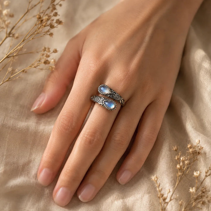 Lunavia – Vintage Moonstone Teardrop Ring