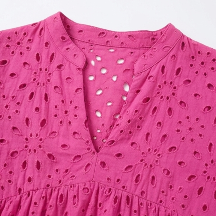 Wearbella – Flowy V-Neck Eyelet Dress for Curvy Fit