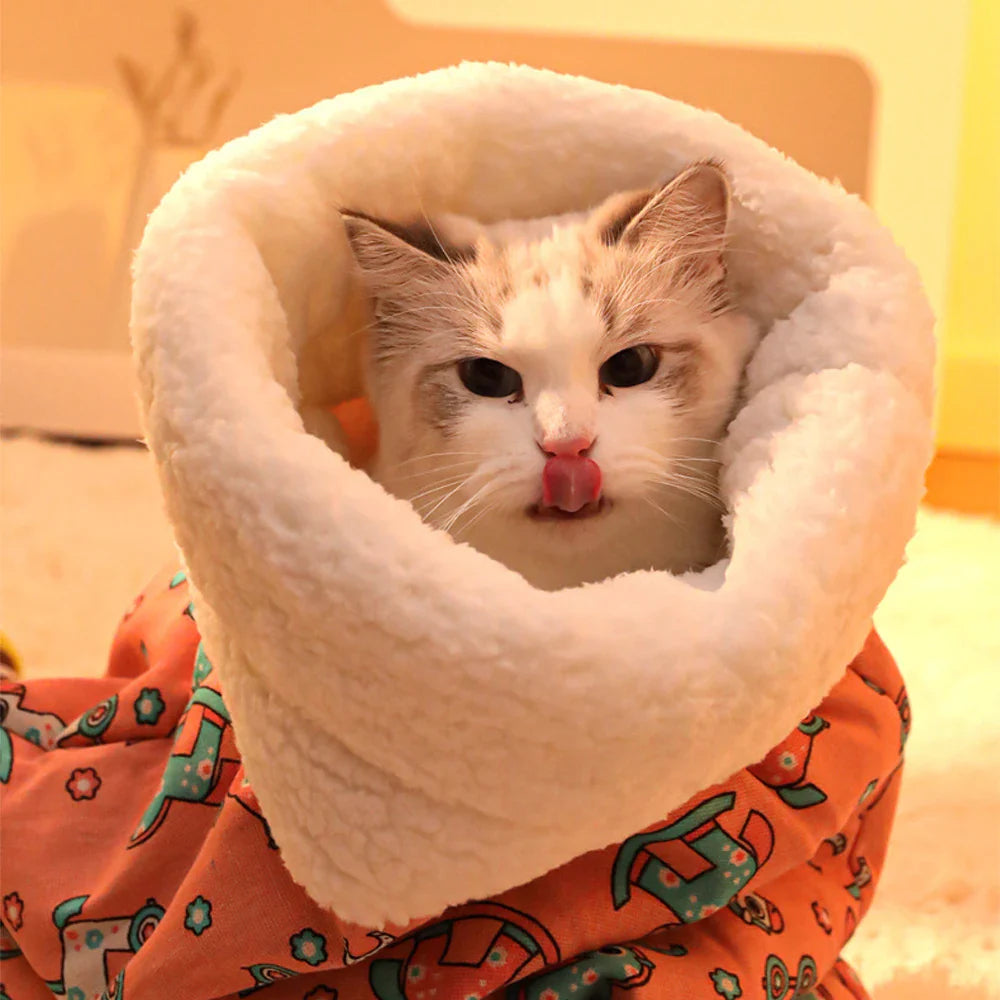 Curlyn™ – Cat Sleeping Bag for Cozy Nights