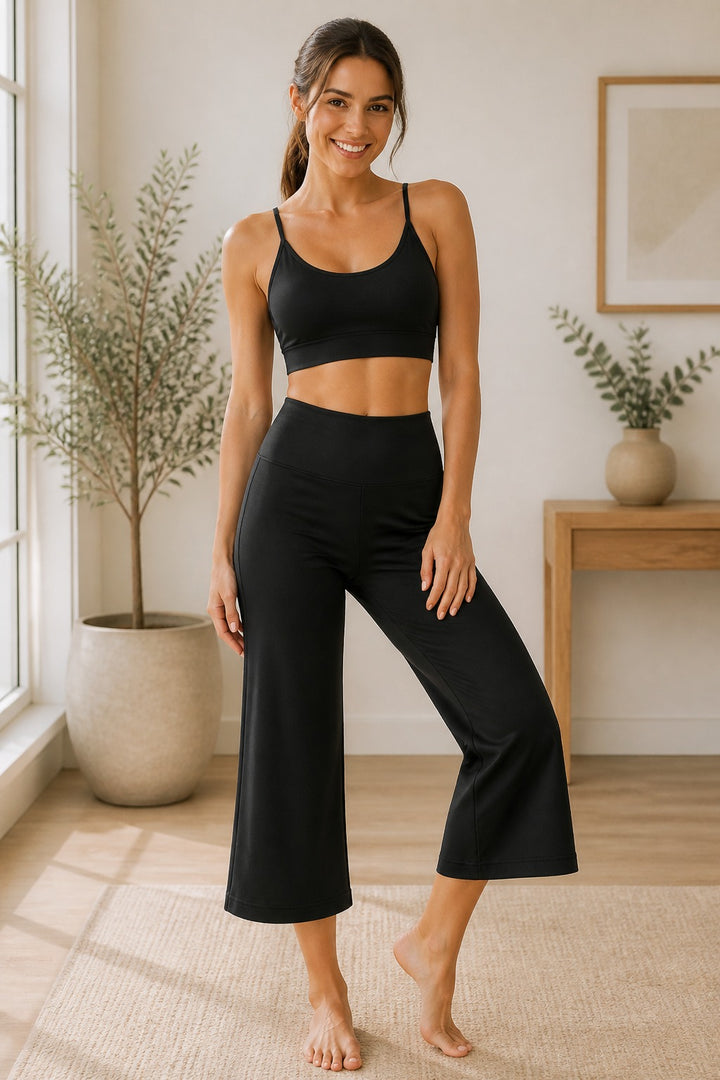 Curveluxe – Rear-Seam Straight-Leg Cropped Pants
