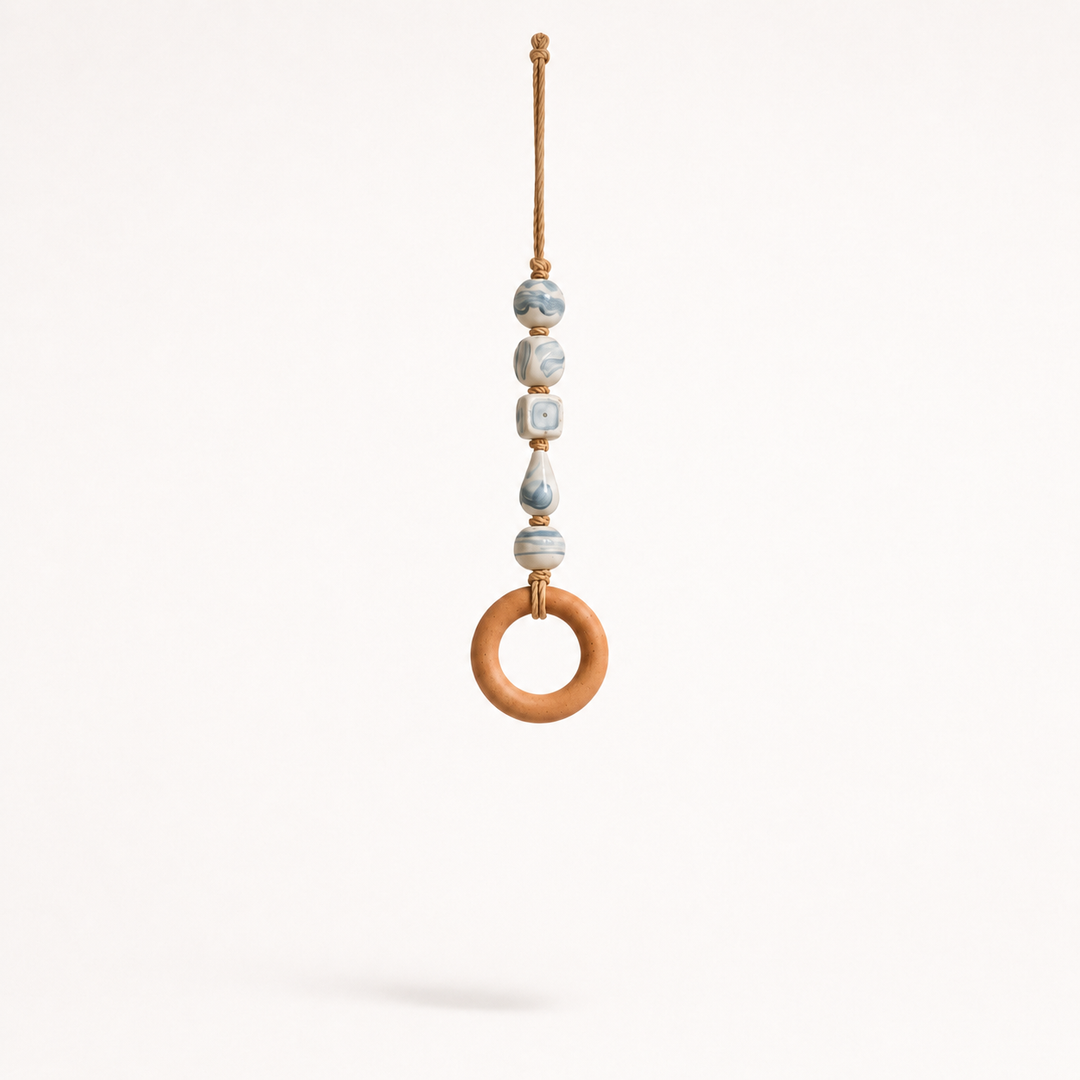 Ringholt – Wood-Look Ring Bead-Accent Towel Holder