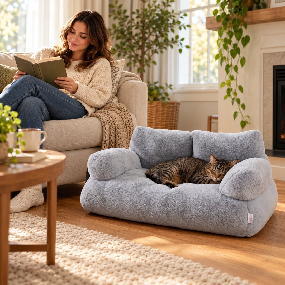 HearthPaw – Plush Sofa-Shaped Cat Bed