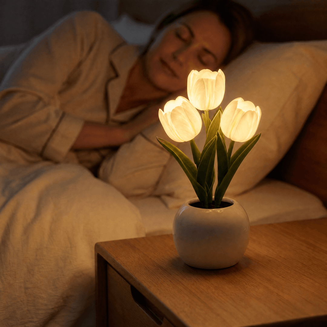 Bloomora – LED Tulip Lamp with Ceramic Vase Creamy White