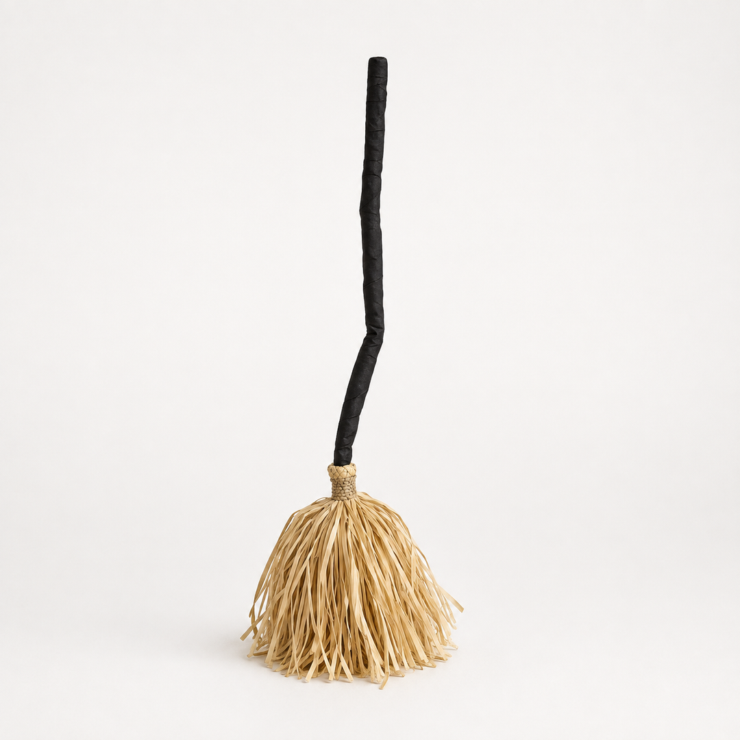 Cackleflight – Self-Propelled Light-Up Cackling Witch Broom