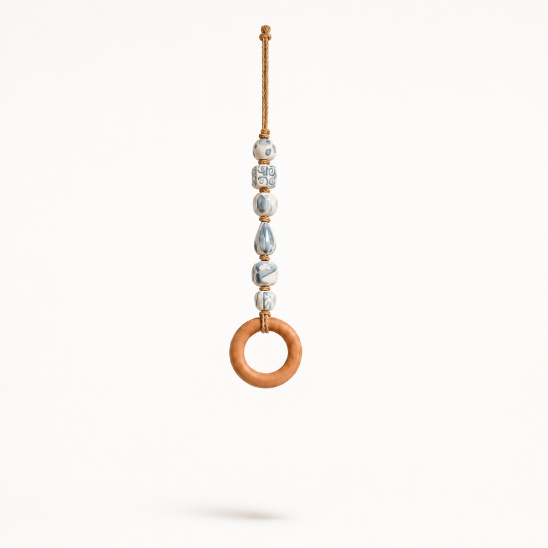 Ringholt – Wood-Look Ring Bead-Accent Towel Holder