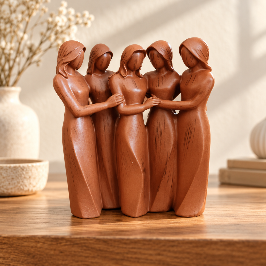 Heartwoven – Heart-Hand Resin Friendship Sculpture
