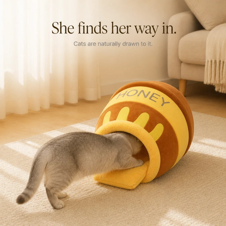 HoneyHaven – Honey Pot-Shaped Enclosed Pet Bed