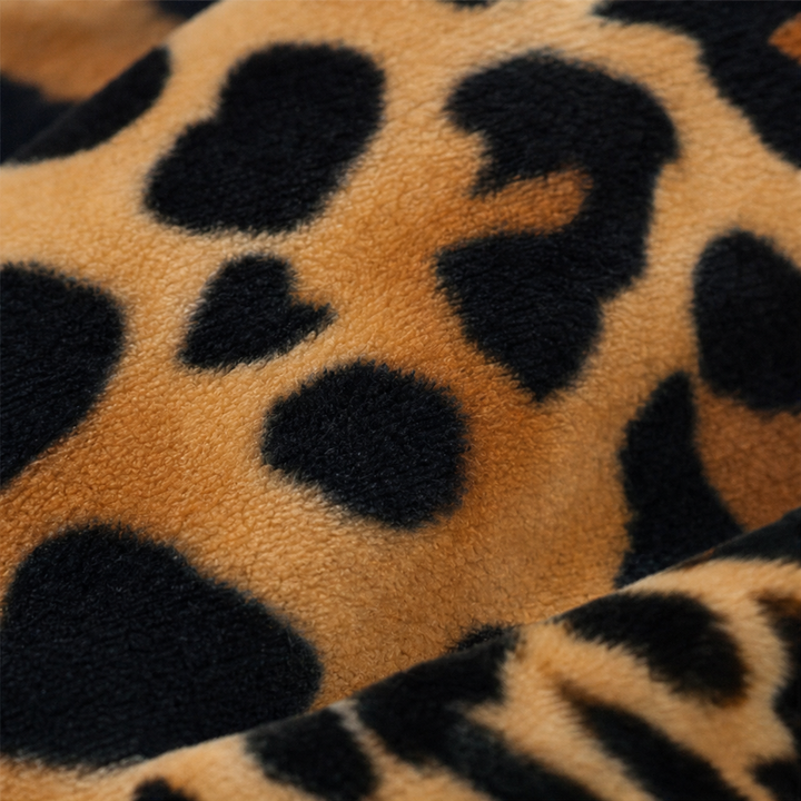 Purrfecto – Leopard Print Polyester Throw Blanket