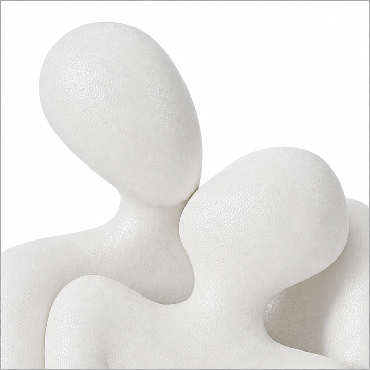 Wearbella – Nesting Ceramic Hugging Couple Figurine