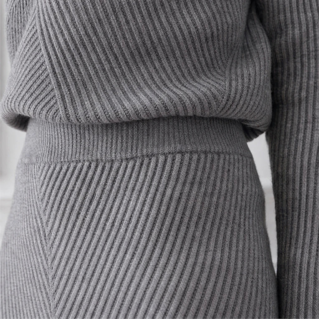 Veluna – Ribbed Turtleneck Sweater And Skirt Set