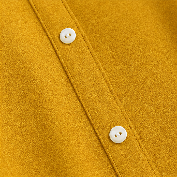 Elara Curve – Curved-Hem Stretch Button-Front Shirt