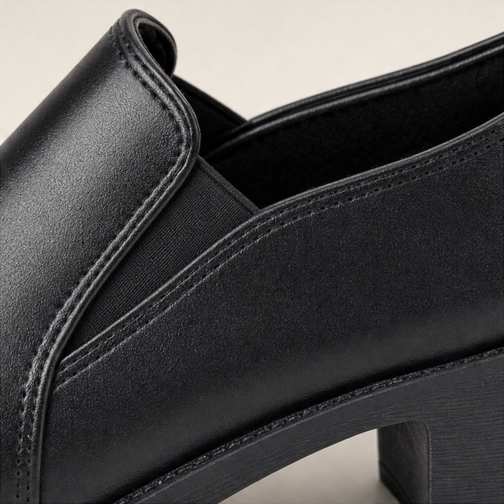 Wearbella – Wide Toe Box Block Heel Pumps