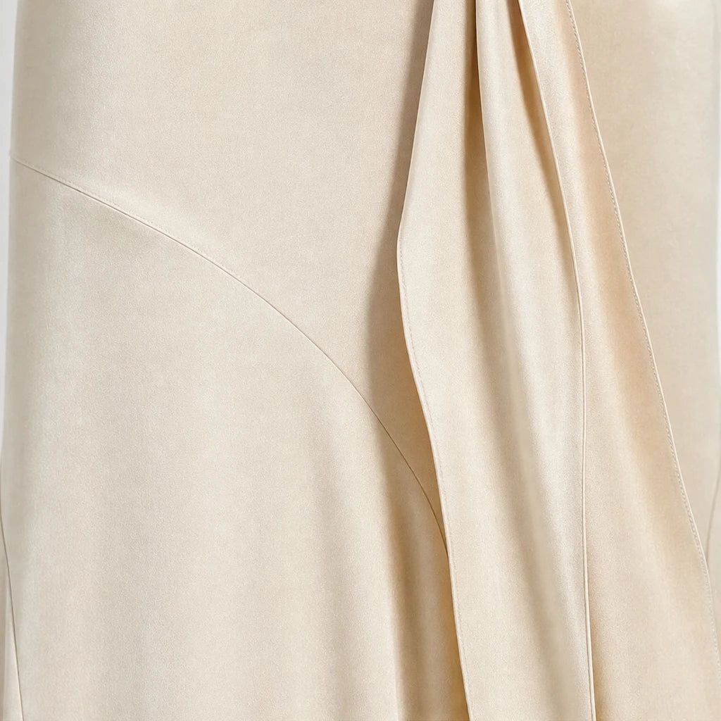 Avelisse – O-Ring Tie Asymmetric Fishtail Midi Skirt