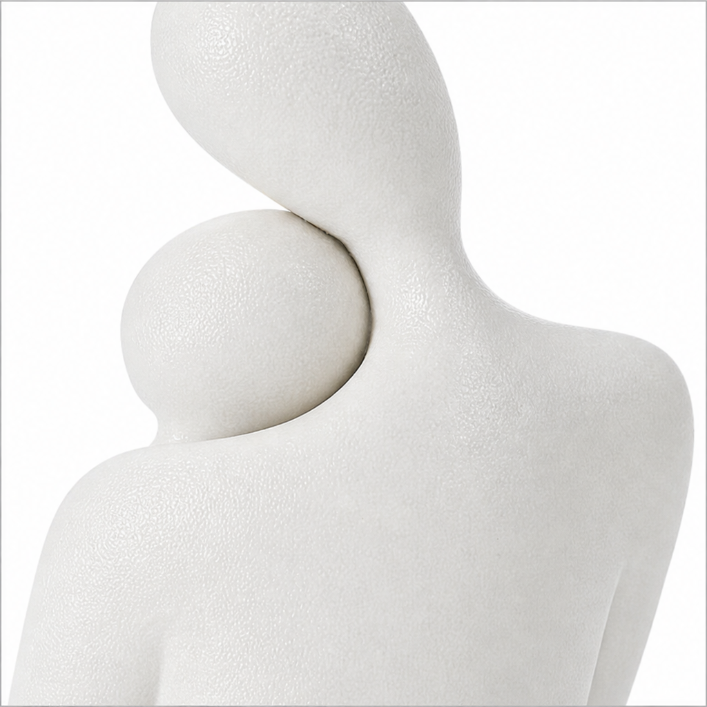 Wearbella – Nesting Ceramic Hugging Couple Figurine