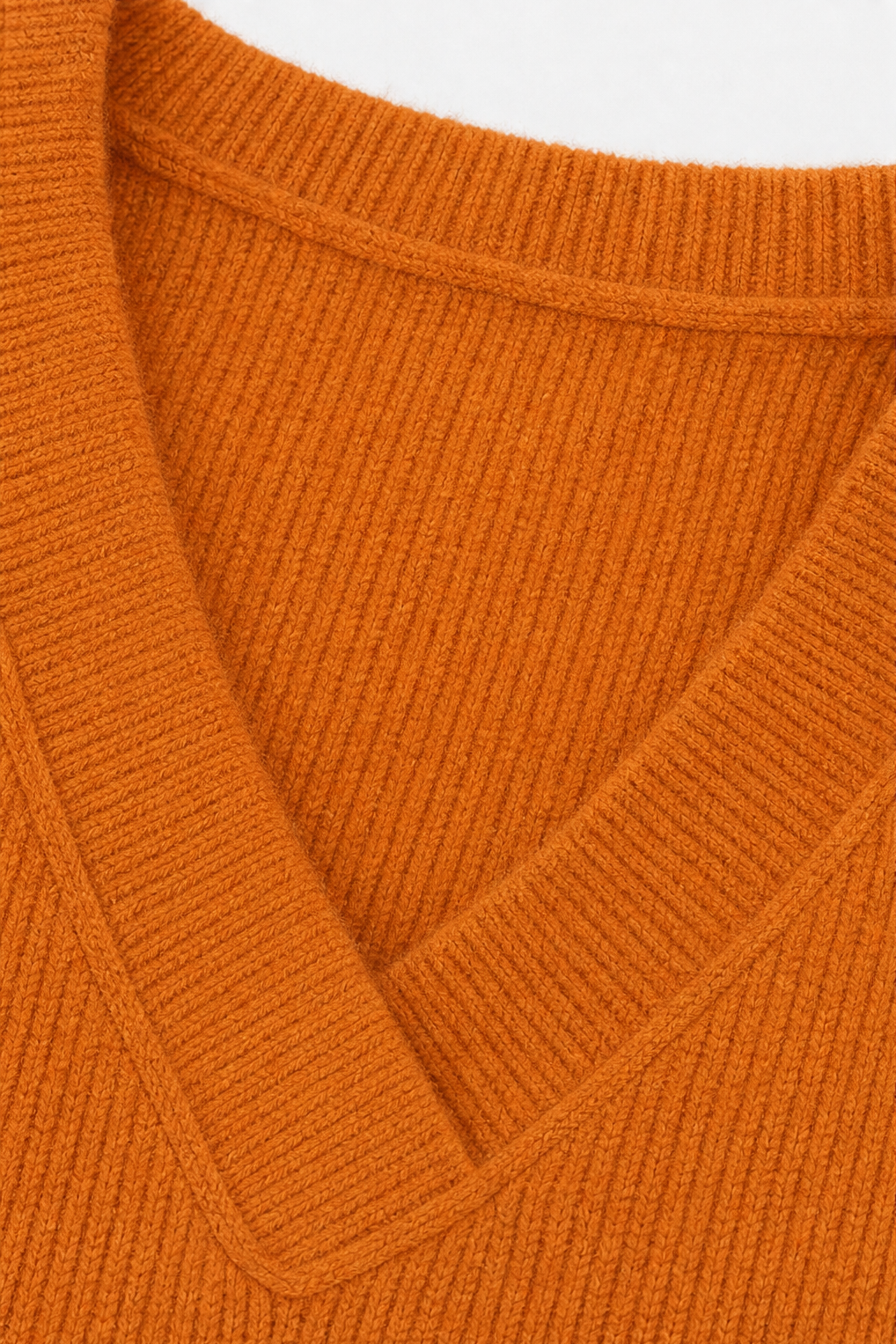 Softline – Ribbed V-Neck Relaxed Knit Sweater