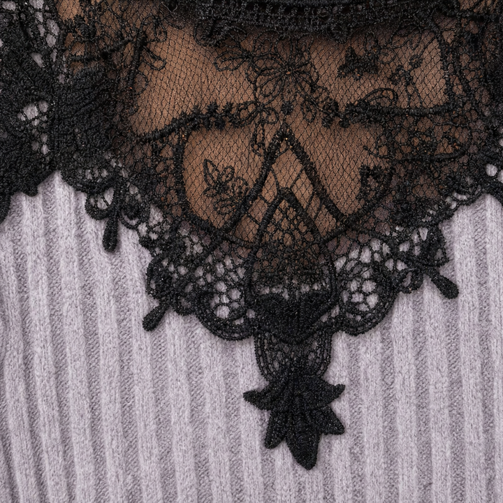 Verlyne – Asymmetric Lace-Trim Color-Block Ribbed Top