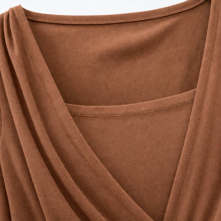 Drapeelle – Square-Neck Crossover Ruched Knit Top