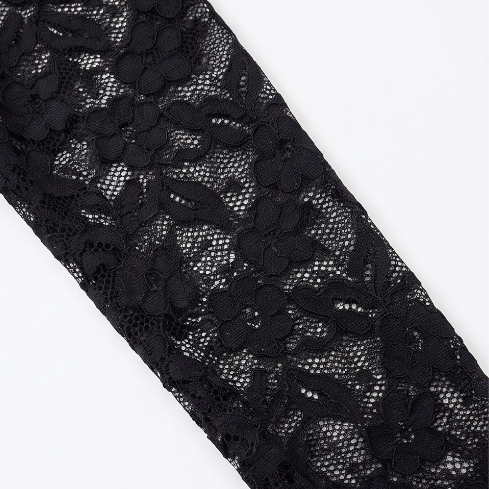 Curvella – Ribbed Scallop Lace-Look Trim Fitted Top