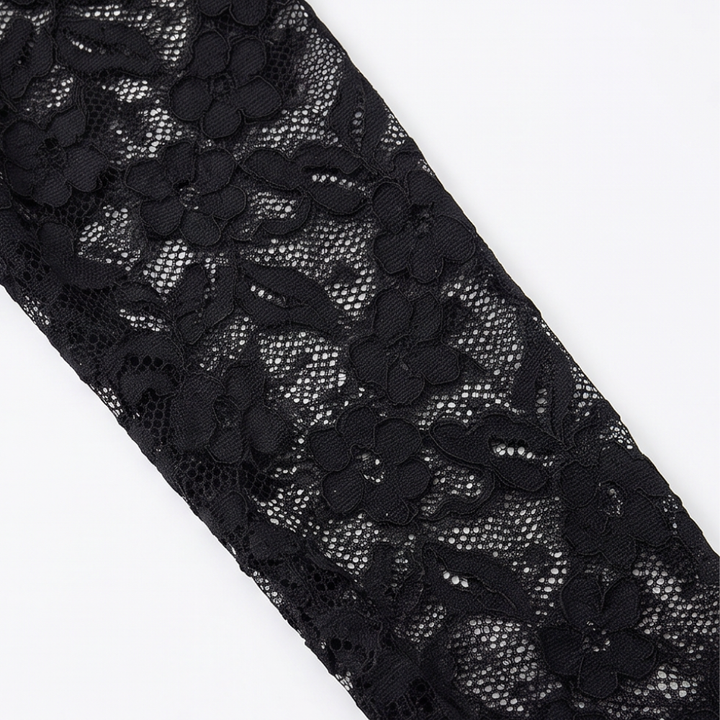 Curvella – Ribbed Scallop Lace-Look Trim Fitted Top