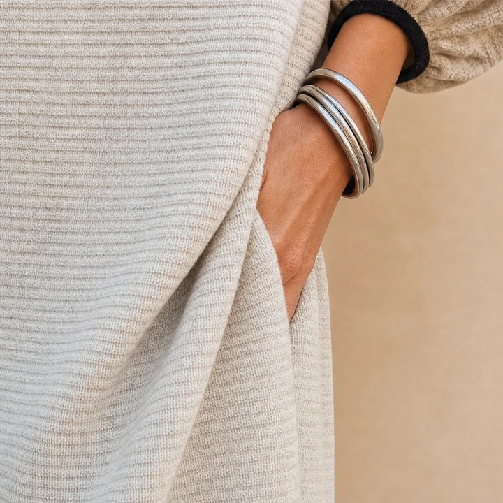 Vivelyn – Textured Knit Puff Sleeve Midi Dress
