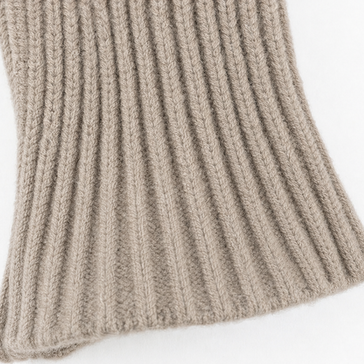 Vela Twist – Front-Twist Ribbed Knit Top