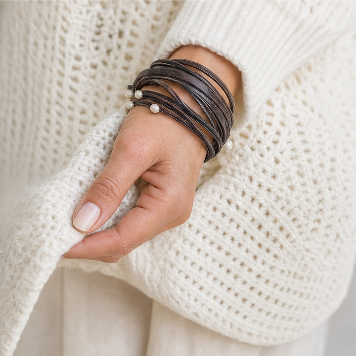 Wearbella – Hollow Wave Batwing Sleeve Sweater