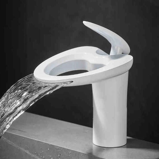 Copperflow™ – Elegant Waterfall Faucet