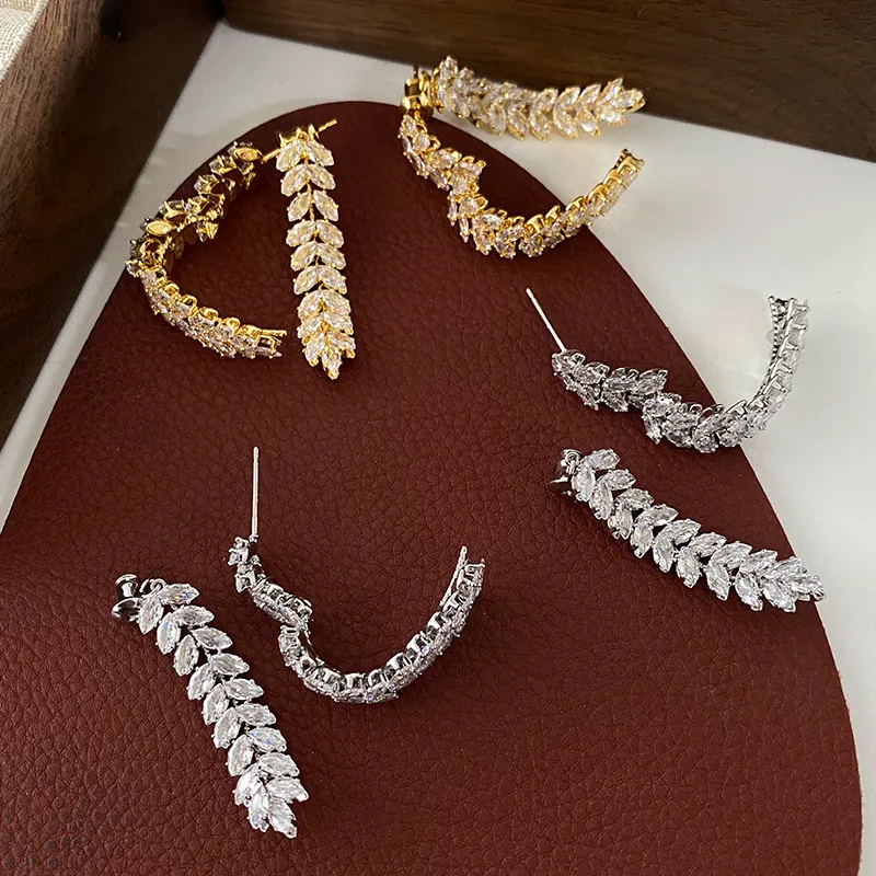 Aurina™ – Crystal Heart Hoop Earrings (50% Off)