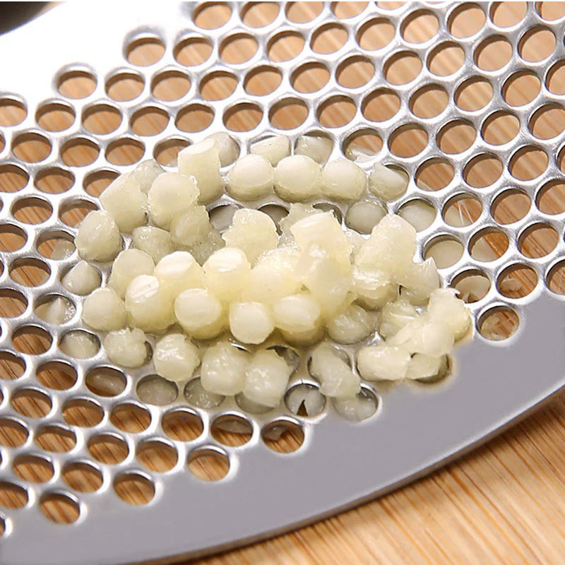 Culinara™ - LX Pro Easy-Squeeze Garlic Press (40% Off)