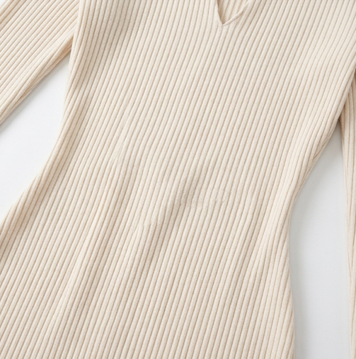 Bellora – Turtleneck V-Neck Knit Midi Dress