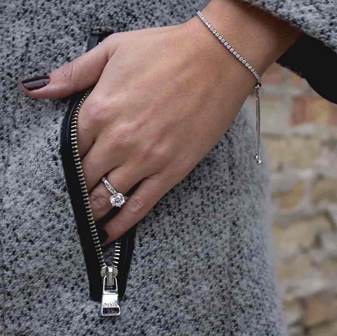 Olencia™ – Adjustable Tennis Bracelet (50% Off)