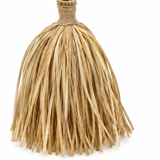 Cackleflight – Self-Propelled Light-Up Cackling Witch Broom