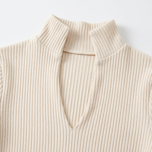 Bellora – Turtleneck V-Neck Knit Midi Dress
