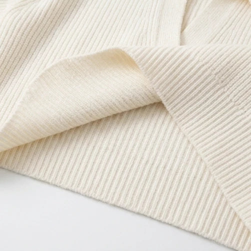 Velluna – Scalloped Hem V-Neck Sweater
