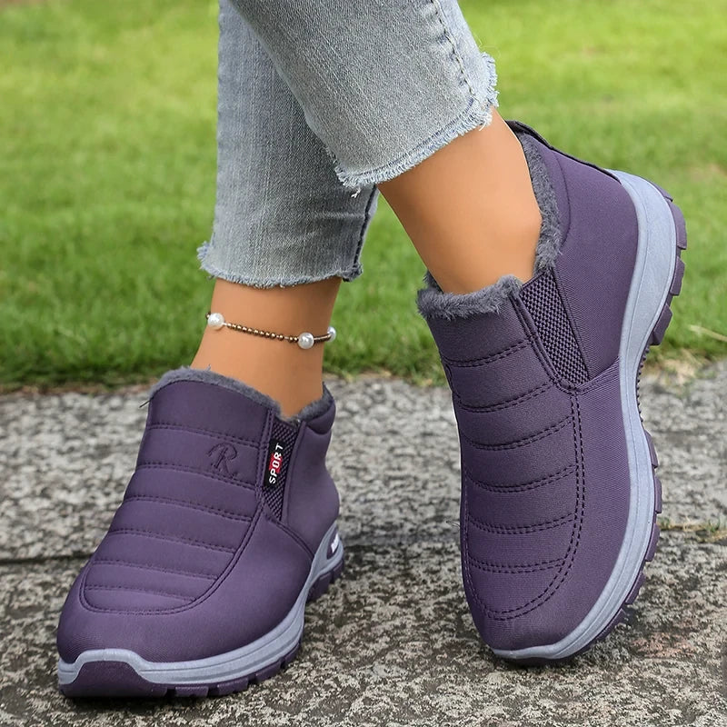 Snowelle – Fleece-Lined Padded Slip-On Ankle Boots