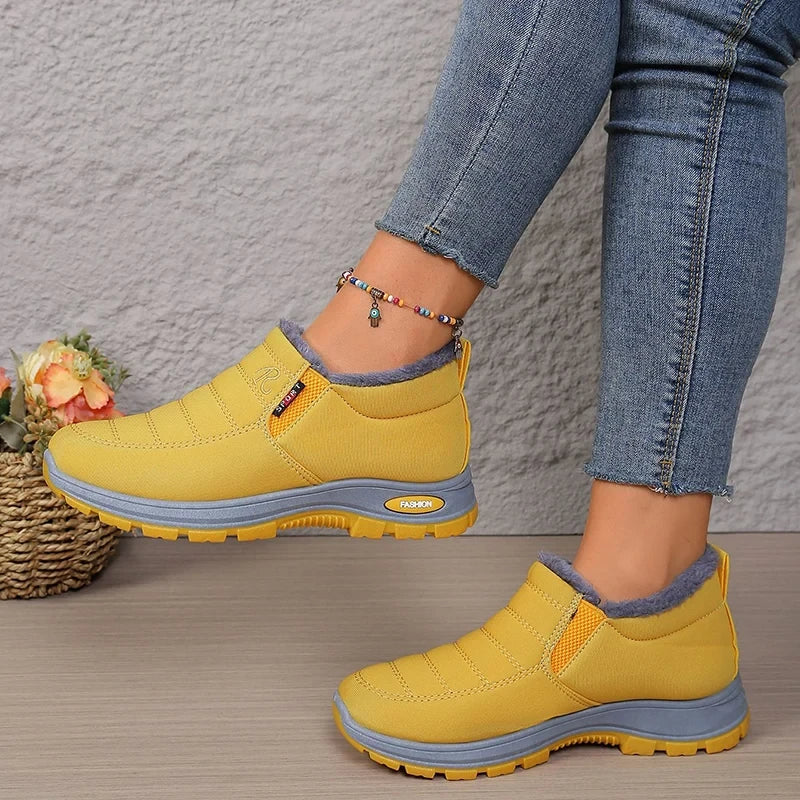 Snowelle – Fleece-Lined Padded Slip-On Ankle Boots